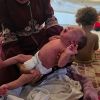 حشرة «أبو مقص».. ضيف ثقيل يؤرق ليل النازحين ويفاقم معاناتهم
